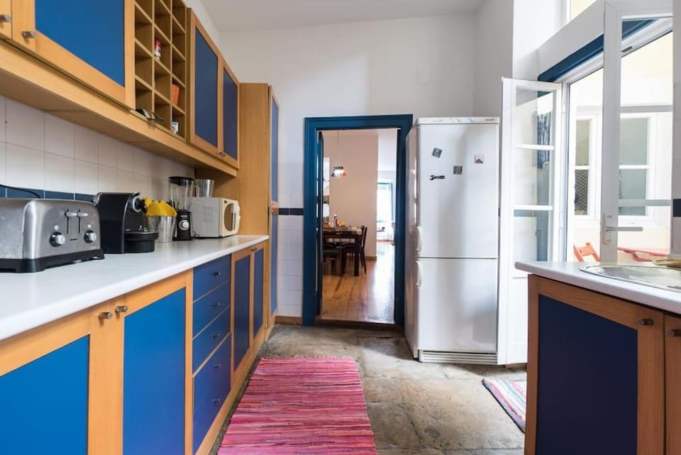 Coffee/tea facilities, Kitchen or kitchenette, oven