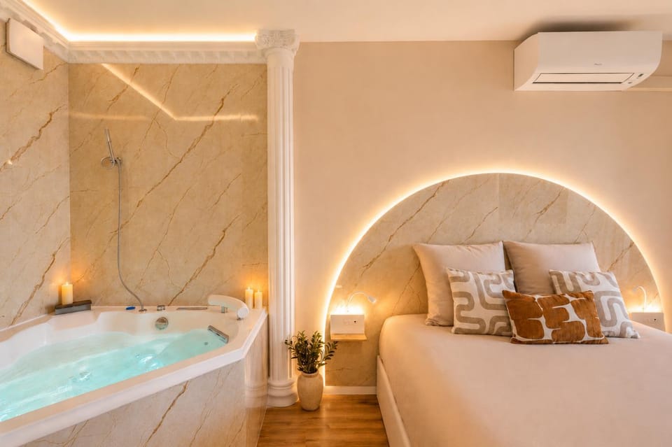 Bed, Hot Tub, Bedroom, Bath, air conditioner
