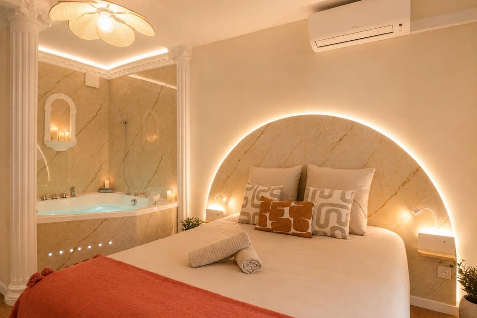 Bed, Hot Tub, Bedroom, Bath, towels, air conditioner