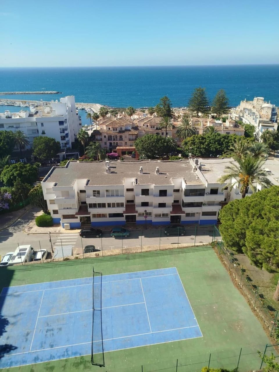 Tennis court, Sea view