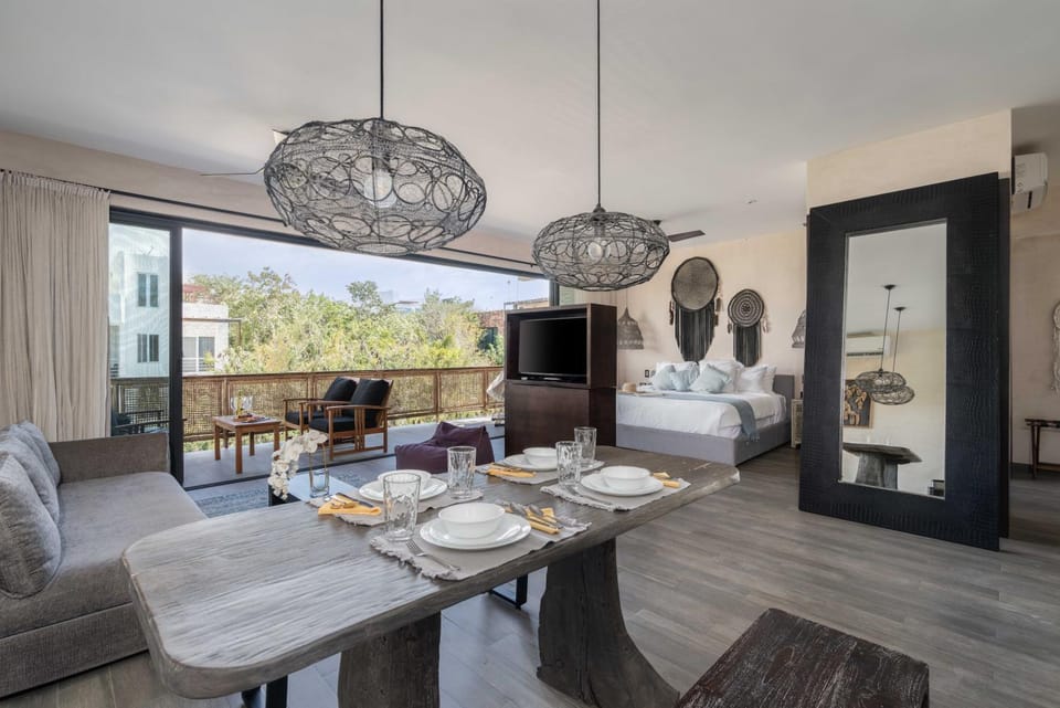 TV and multimedia, Kitchen or kitchenette, Living room, Dining area