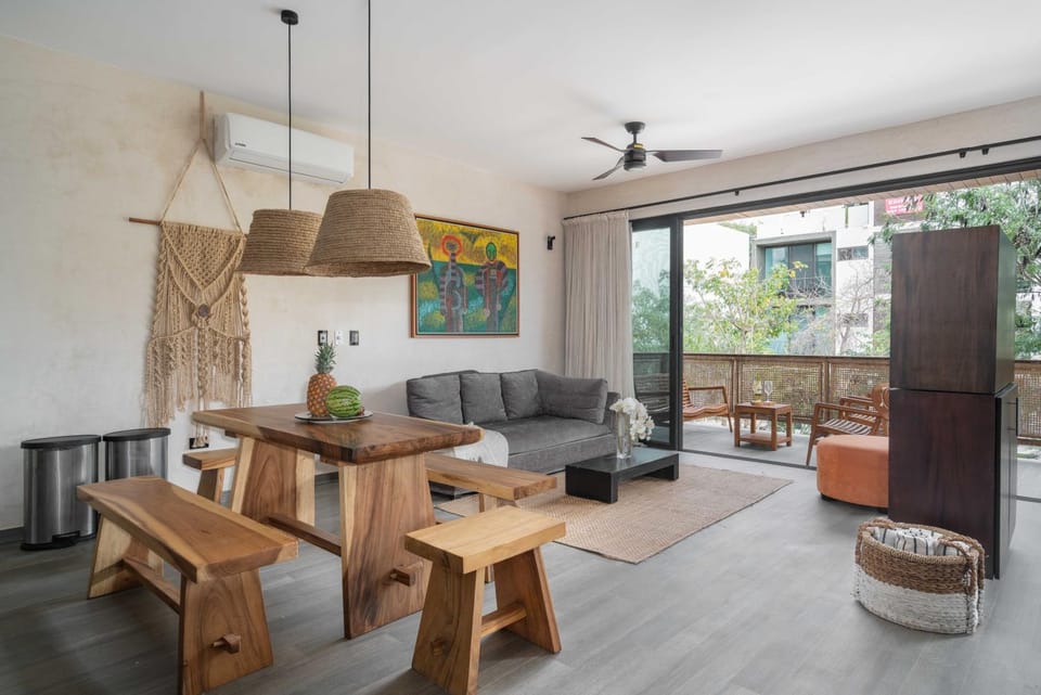 Living room, Seating area, Dining area