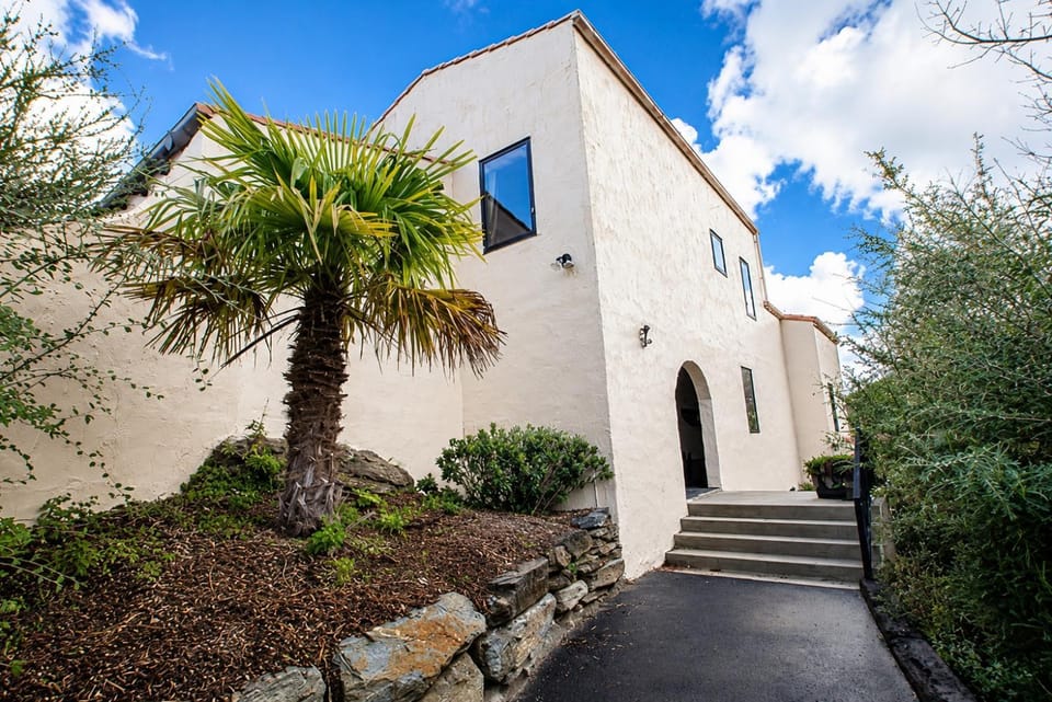 Property building, Spring, Day, Garden, Garden view
