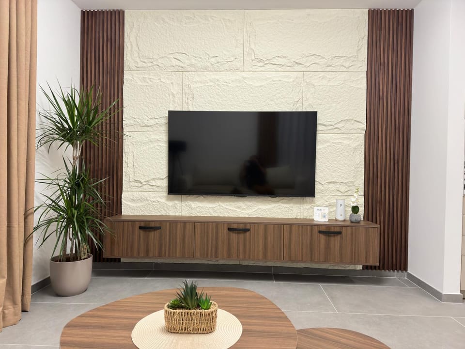 Communal lounge/ TV room, TV and multimedia, Evening entertainment