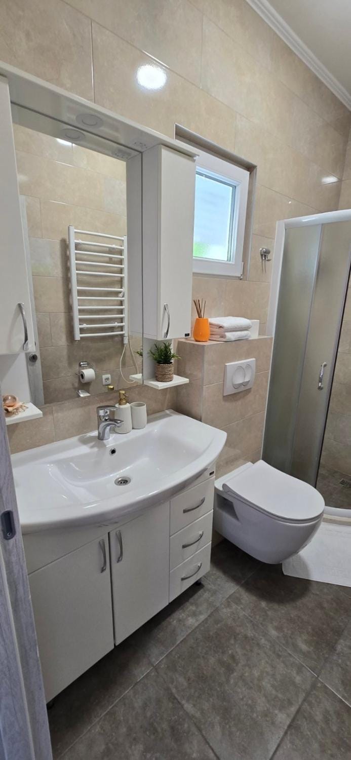 Apartmani Furesti 2 Apartment in Kotor Municipality