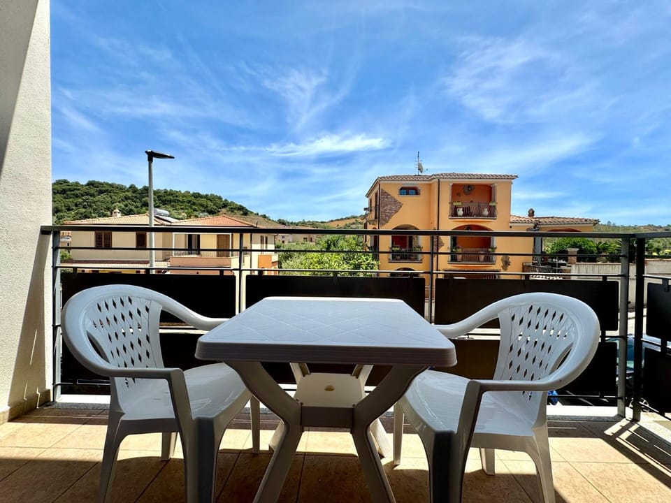 Property building, View (from property/room), Balcony/Terrace, Dining area