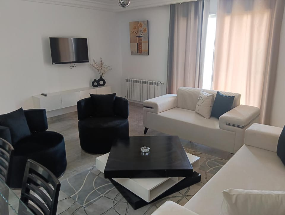 Communal lounge/ TV room, TV and multimedia, Living room, Evening entertainment, internet