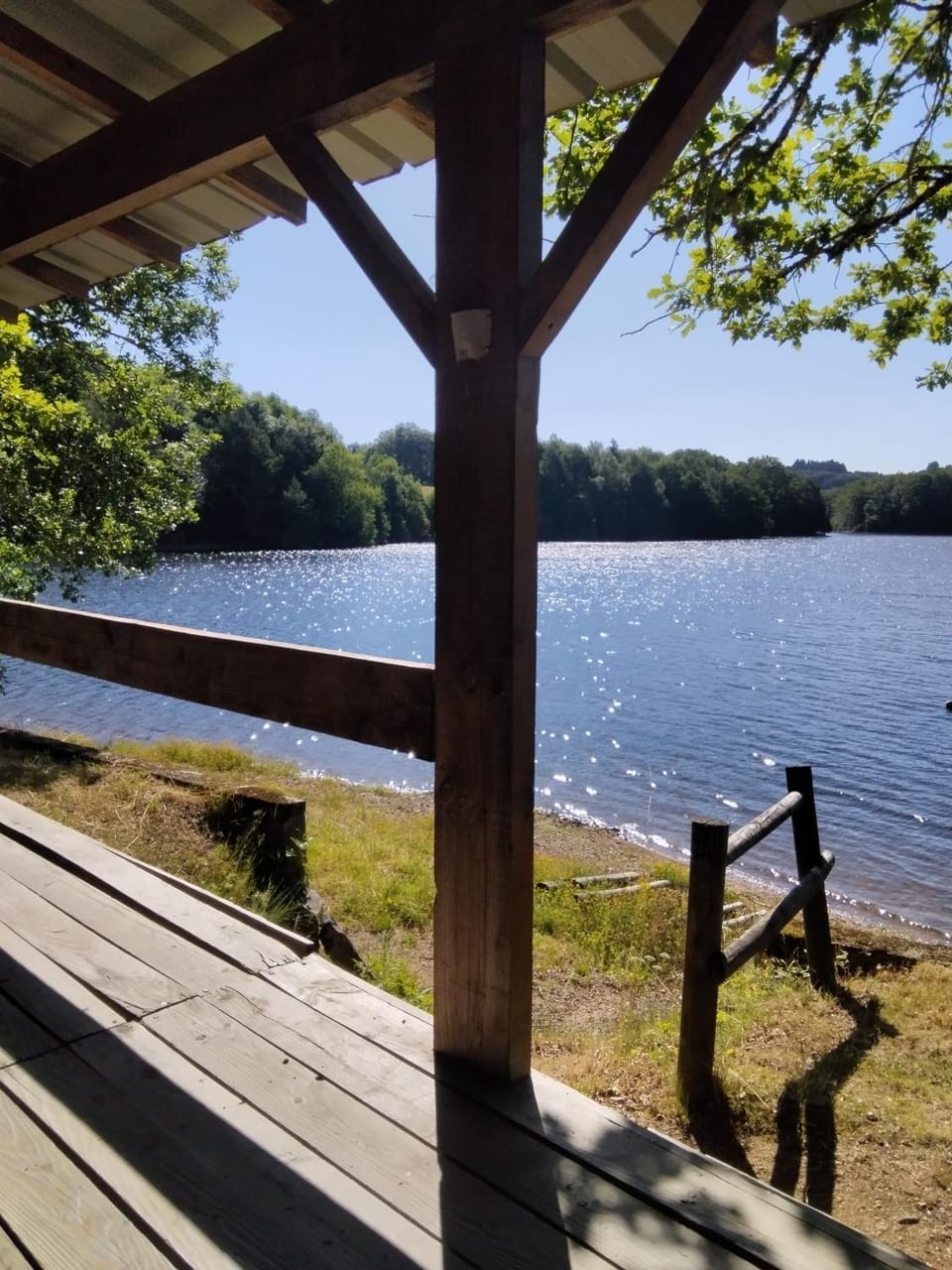 chalet les pieds dans l'eau Campground/ 
RV Resort in Nouvelle-Aquitaine