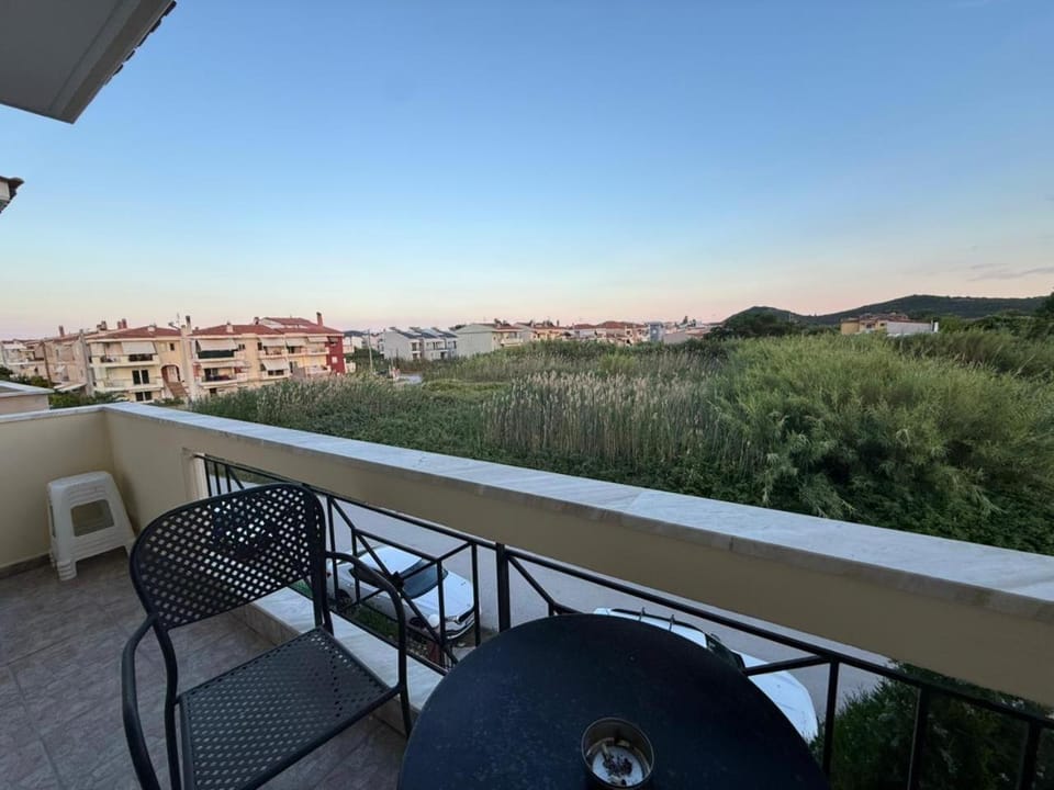 Seaside Escape Apartment in Nea Peramos