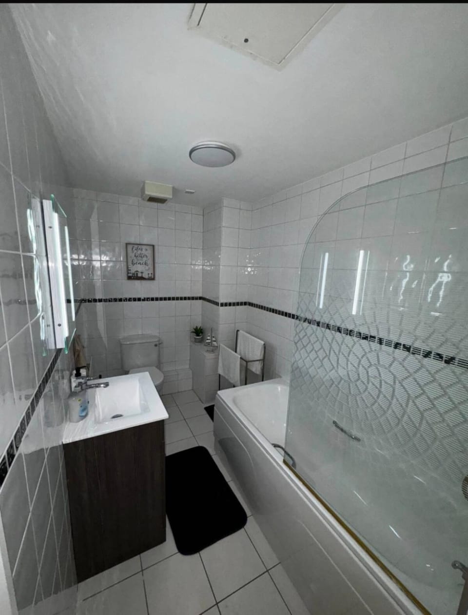 Waterfoot Coastal Getaway Apartment in Northern Ireland