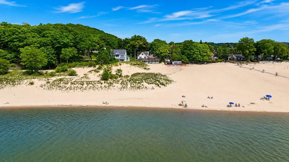 NEW! The Frankfort Beach House - Spectacular! House in Frankfort