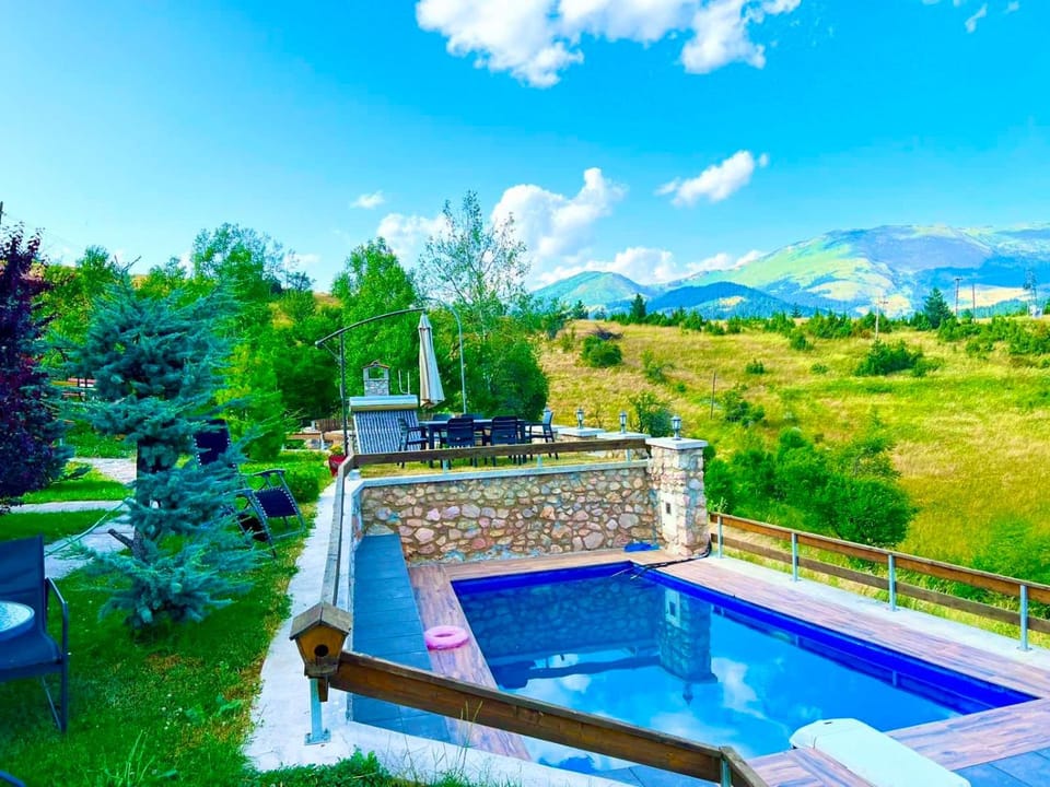 Mountain view, Pool view, Swimming pool
