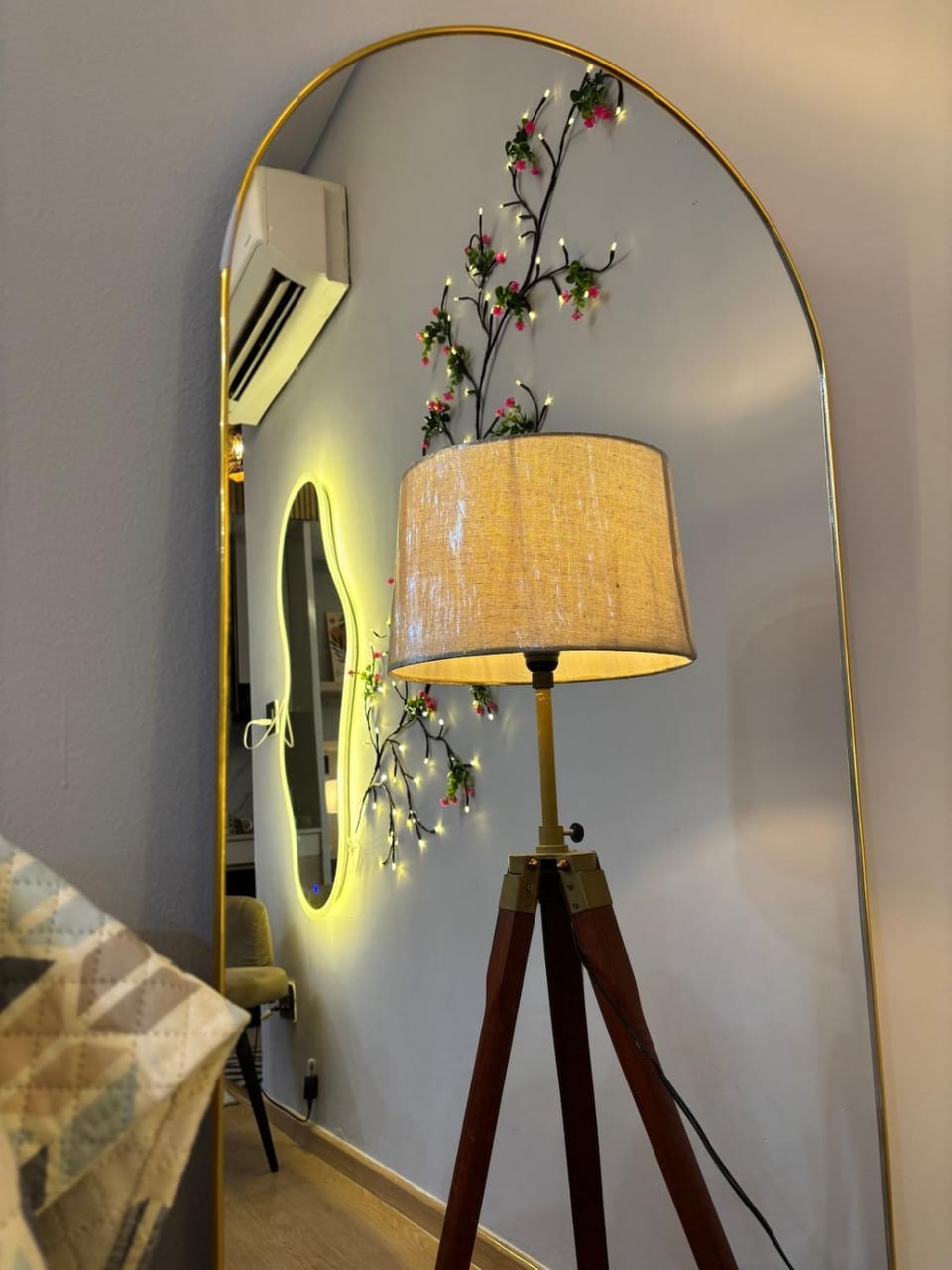 Cozy Luxury Studio, Couple getaway & staycation, City Views Apartment in Noida