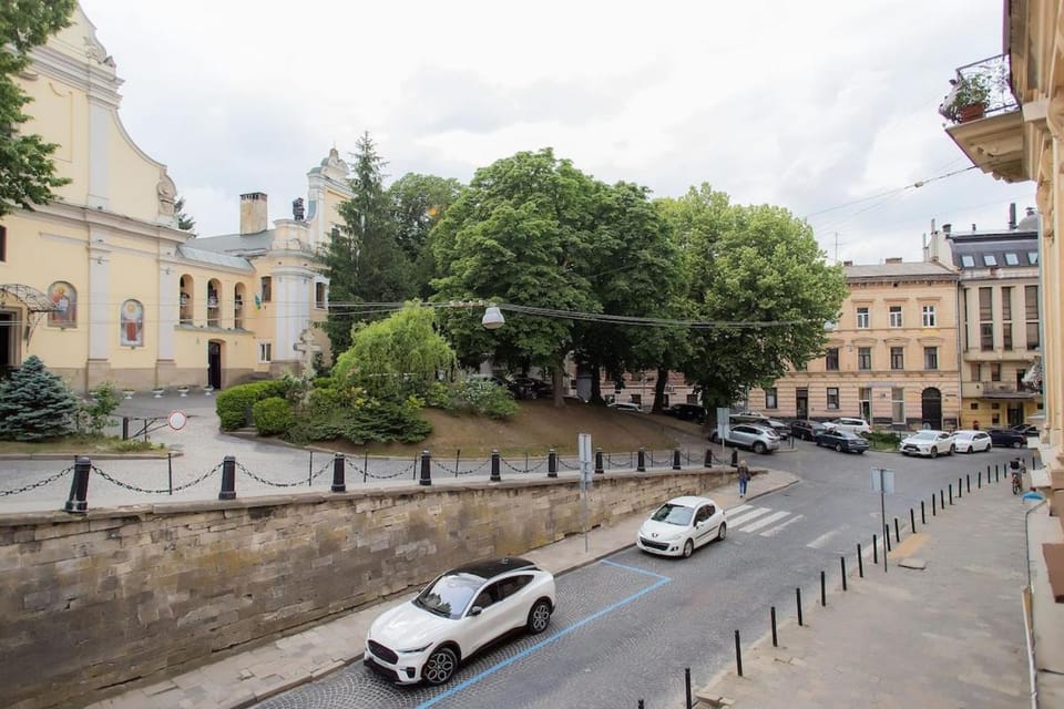 City view, Street view