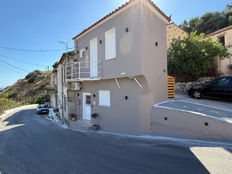 Panos house Plomari Apartment in İzmir Province