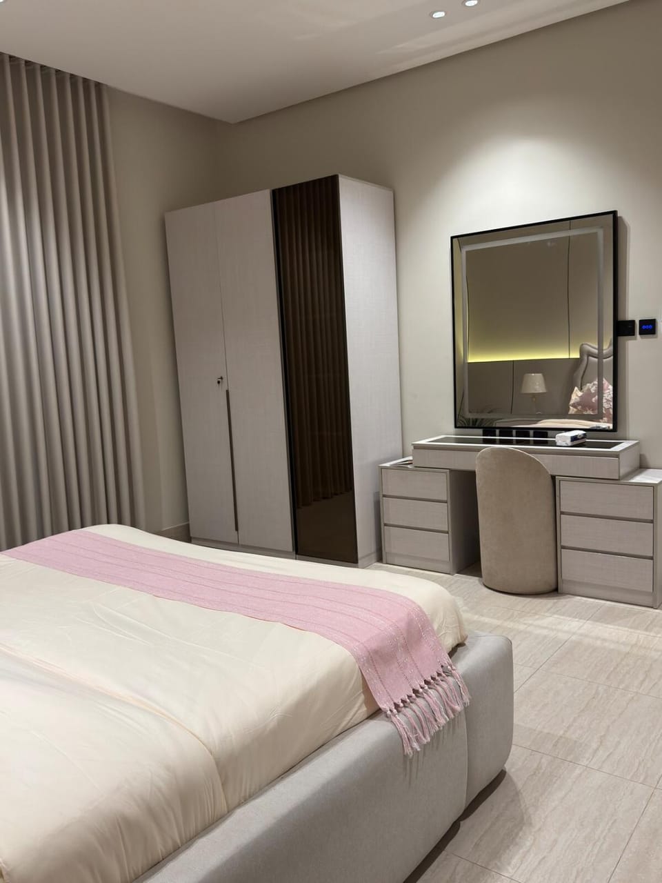 Bedroom, locker, wardrobe