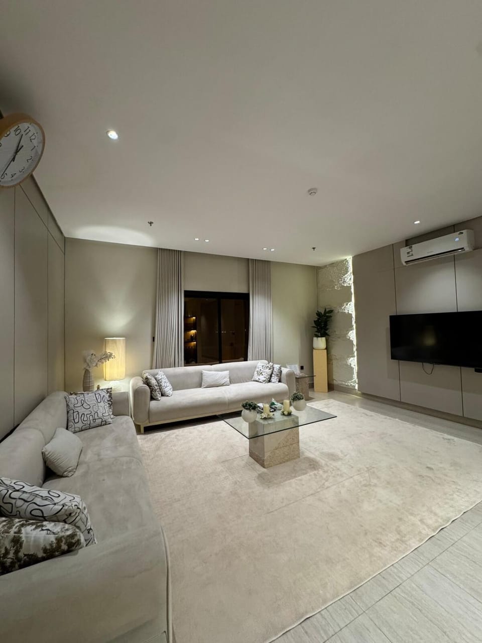 TV and multimedia, Living room, Seating area