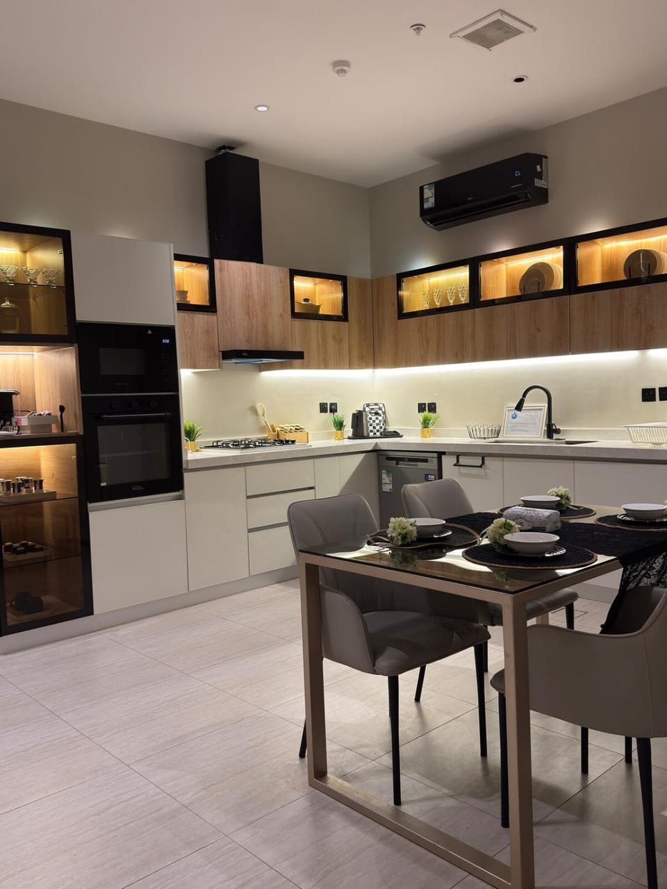 BBQ facilities, BBQ facilities, Coffee/tea facilities, Kitchen or kitchenette, Dining area, flat iron, microwave, oven, toaster, toaster, VIP, kitchen, kitchen