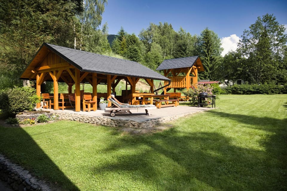 Property building, Garden, Balcony/Terrace