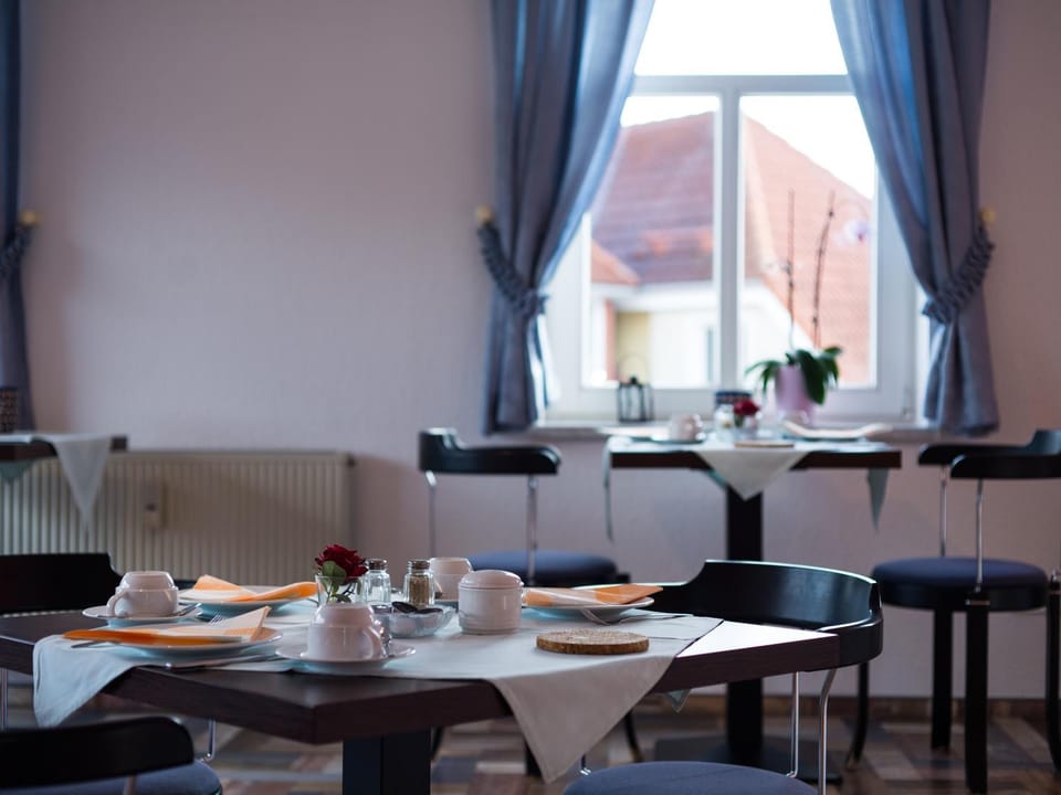 Day, Dining area, On site