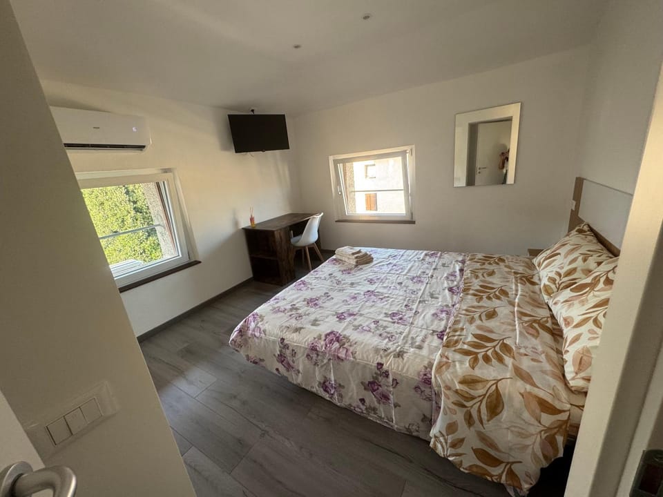 Property building, Bed, Photo of the whole room, Breakfast