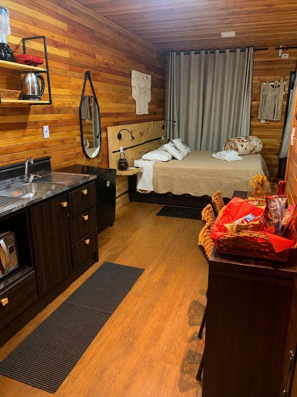 Bed, Kitchen or kitchenette, Bedroom, towels