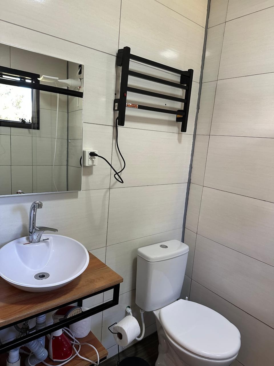 Shower, Toilet, Bathroom, hair dryier