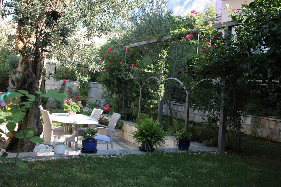 Apartments Villa Silvia Apartment in Makarska