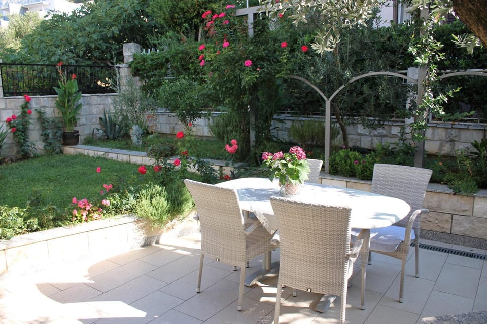 Apartments Villa Silvia Apartment in Makarska