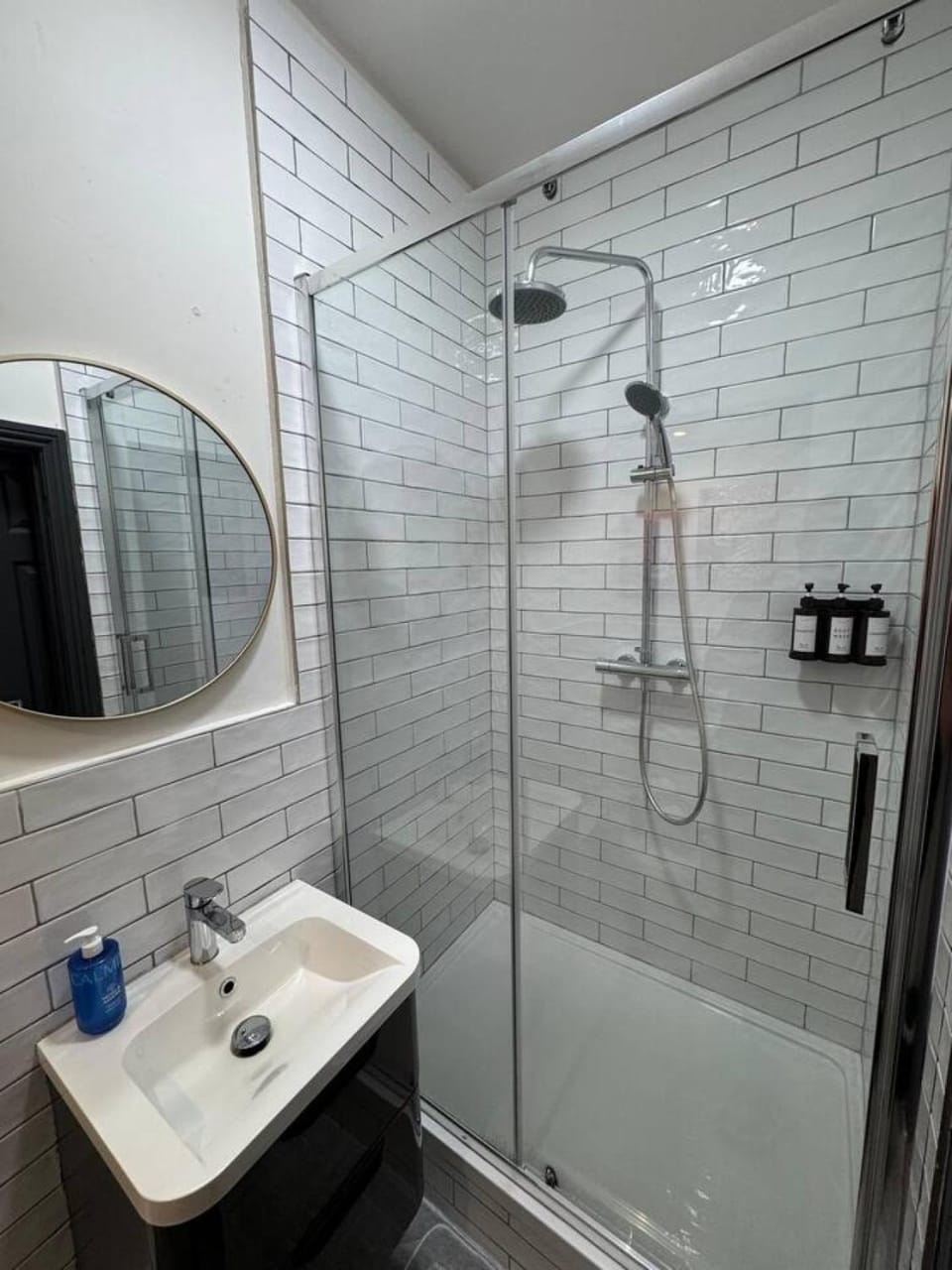 Shower, Bathroom, Bath, towels