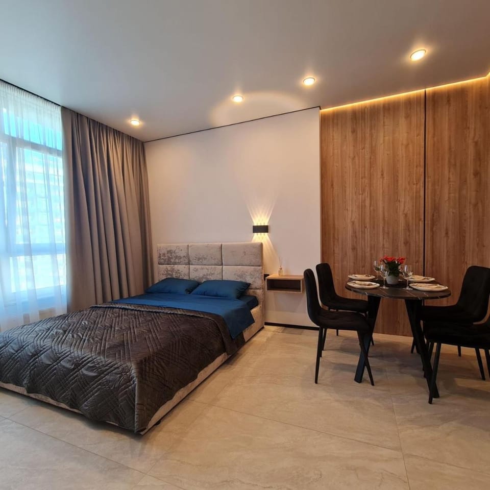 Bed, Photo of the whole room, Seating area, Bedroom