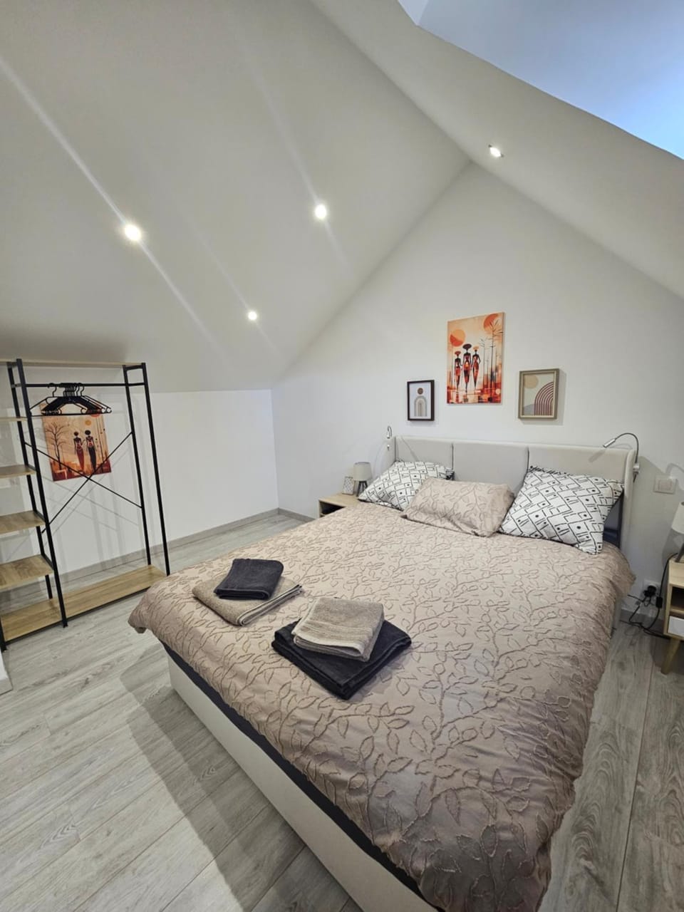 Bed, Bedroom