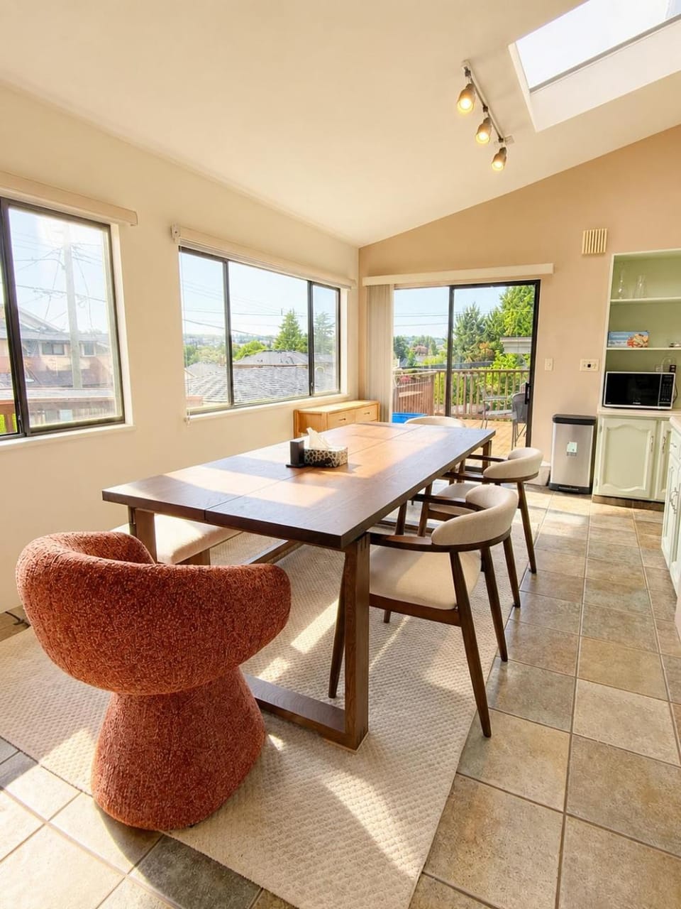 Bright Westside Home for up to 8 Near UBC Beach Downtown House in Vancouver