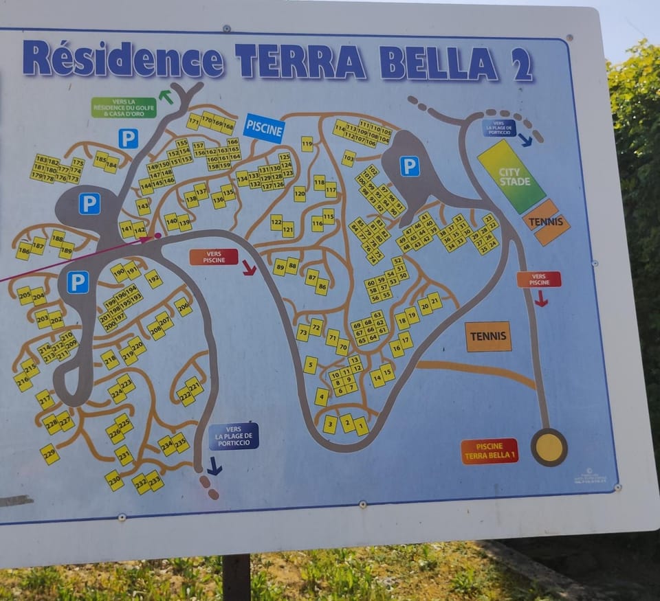 Pavillon Terra Bella Campground/ 
RV Resort in Ajaccio