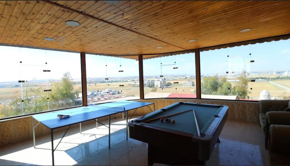 Billiard, Game Room, Table tennis