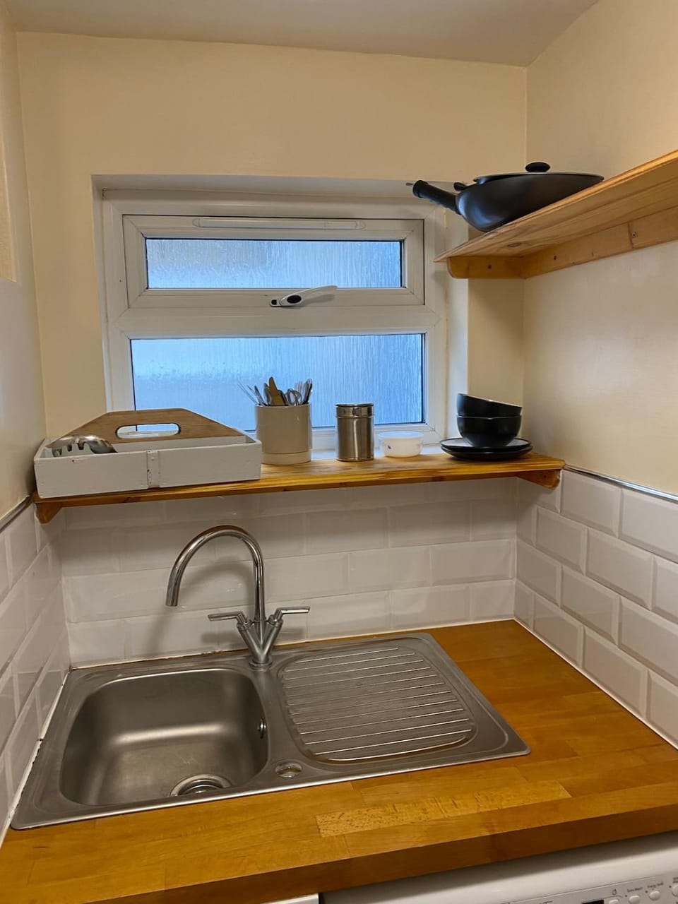 Turnpike Lane Residence2, 2 mins walk to train Stn Apartment in London