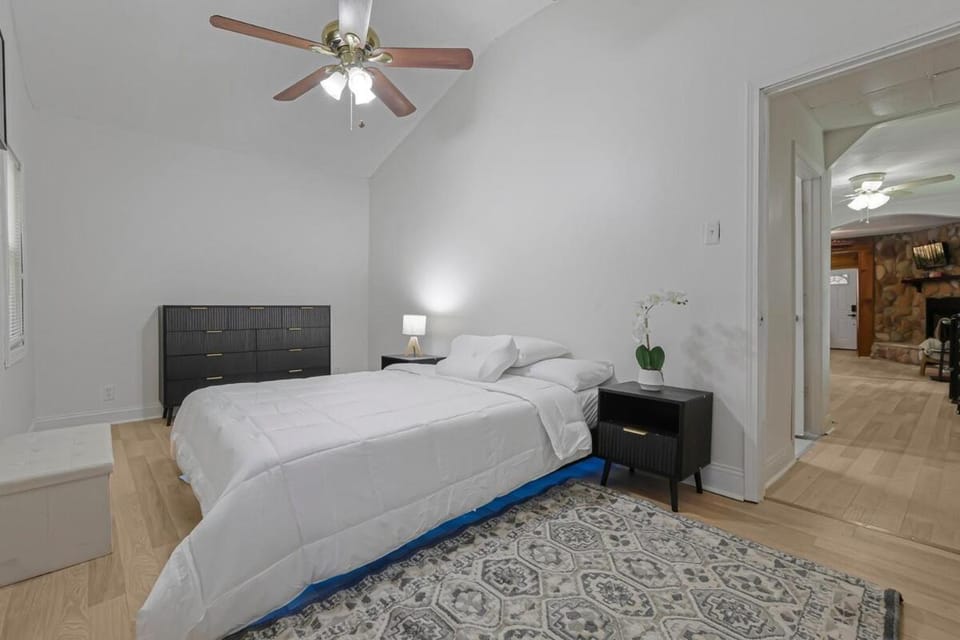 The Ironwood Retreat Villa in Grove City