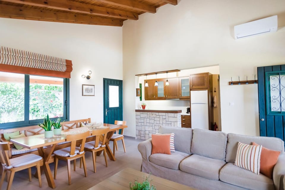 Seating area, Dining area