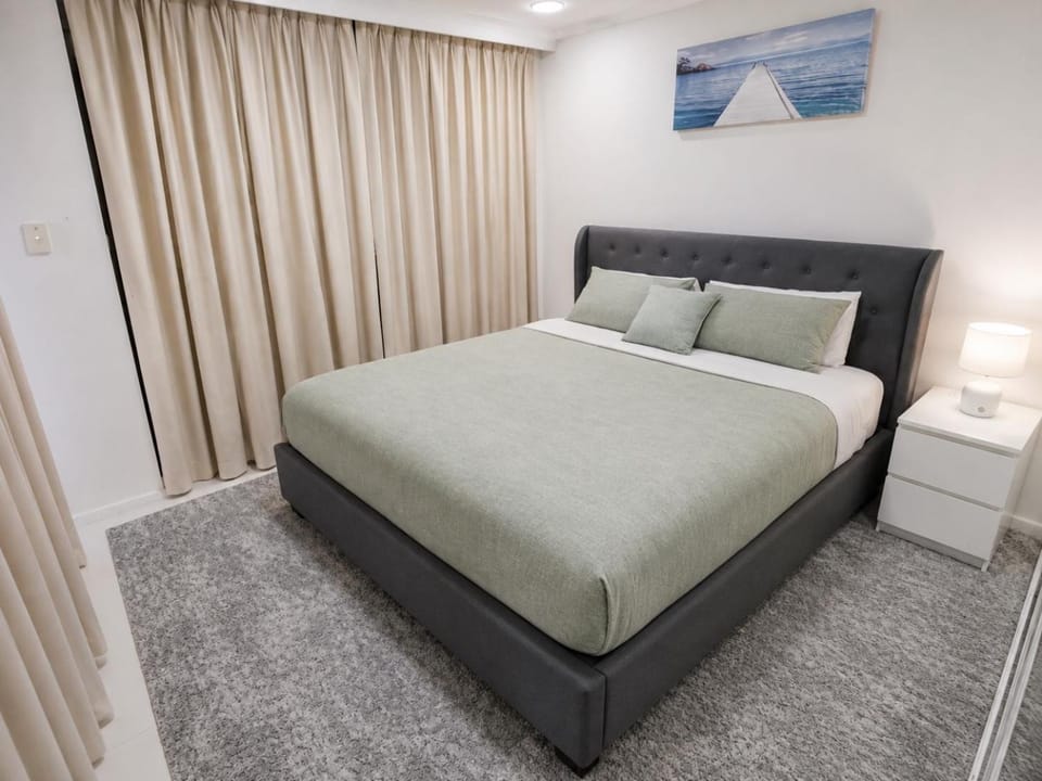 Surfers Paradise Cavill Pool Walk to Beach Orar Stays Apartment in Surfers Paradise Boulevard