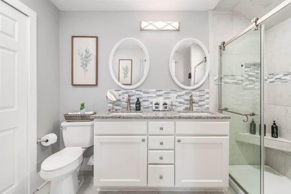 Spacious Home Family Friendly Walkable DT Raleigh House in Raleigh