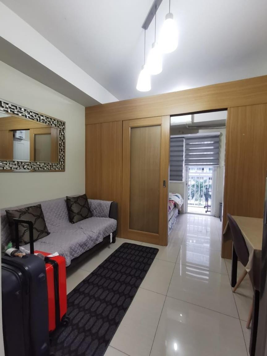 Shell Residences Bed and Breakfast in Pasay