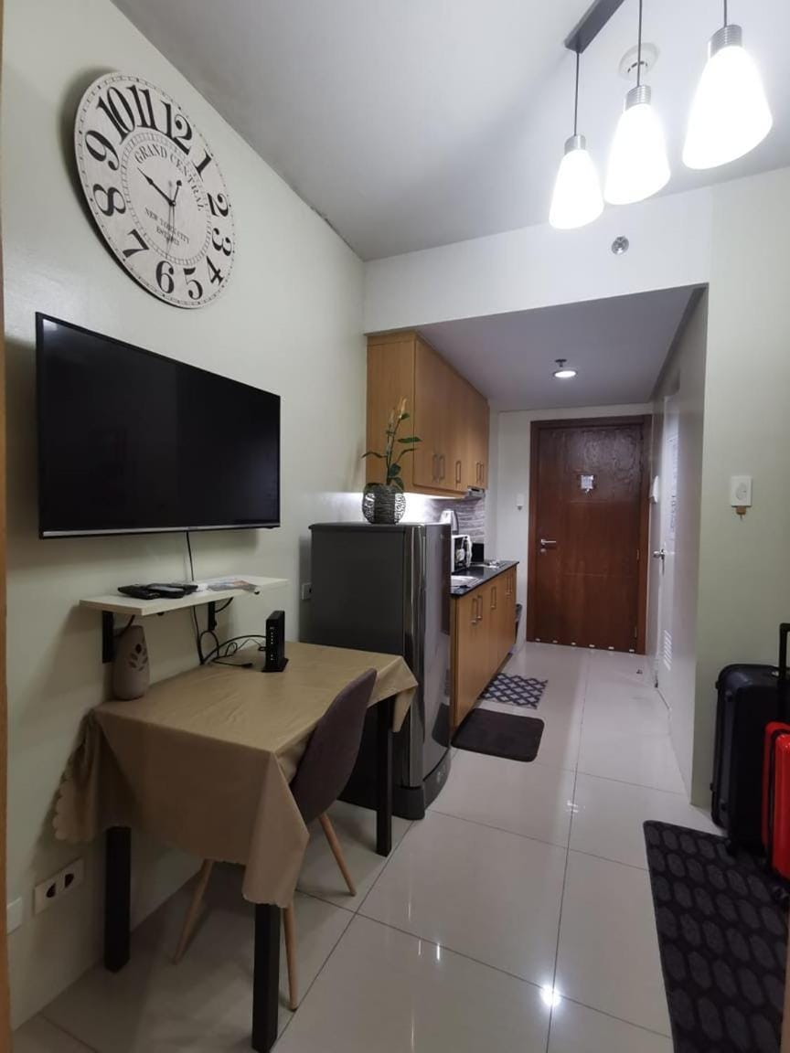 Shell Residences Bed and Breakfast in Pasay