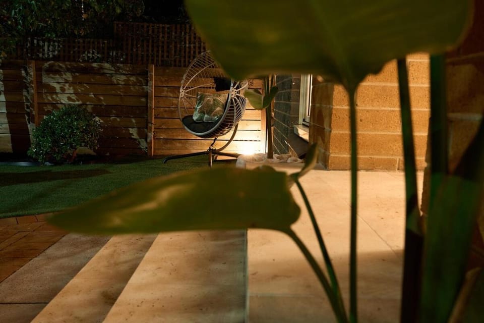 Salt & Myrtle - Designer Retreat Steps to Beach House in Adelaide