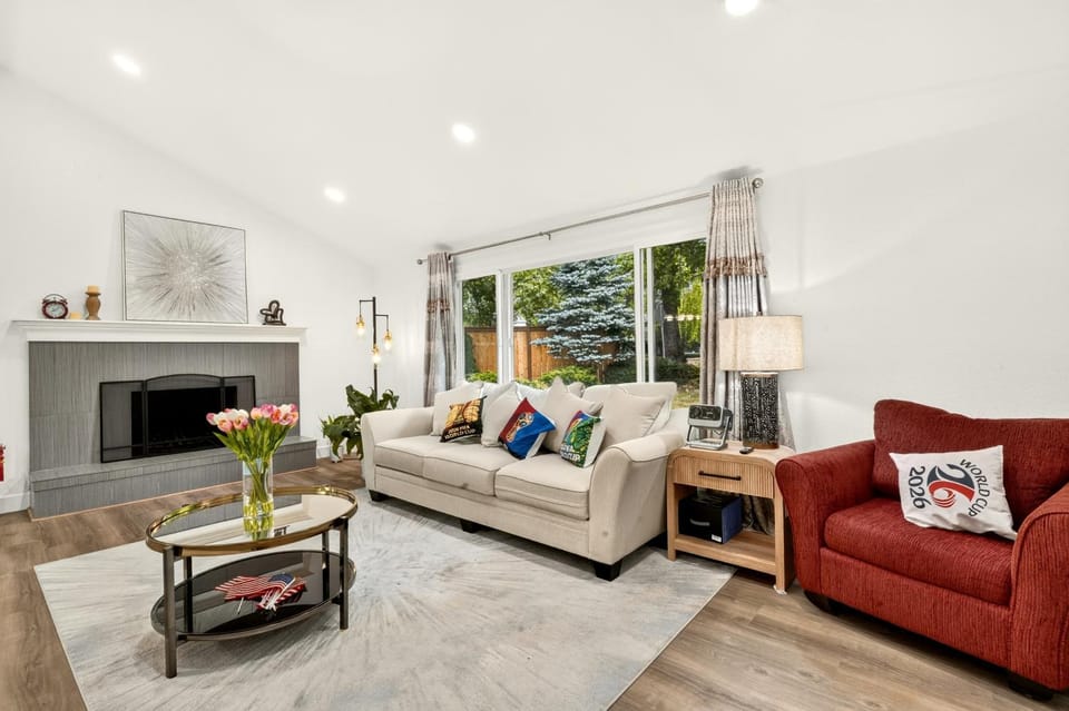 Living room, Garden view, fireplace