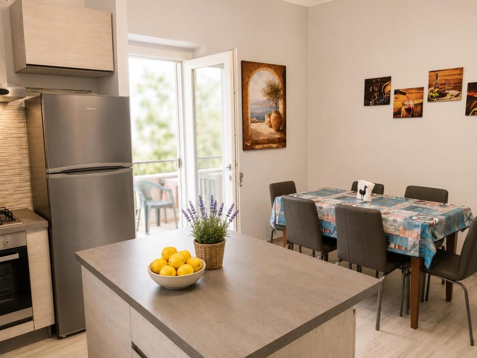 Seating area, Dining area, oven, stove