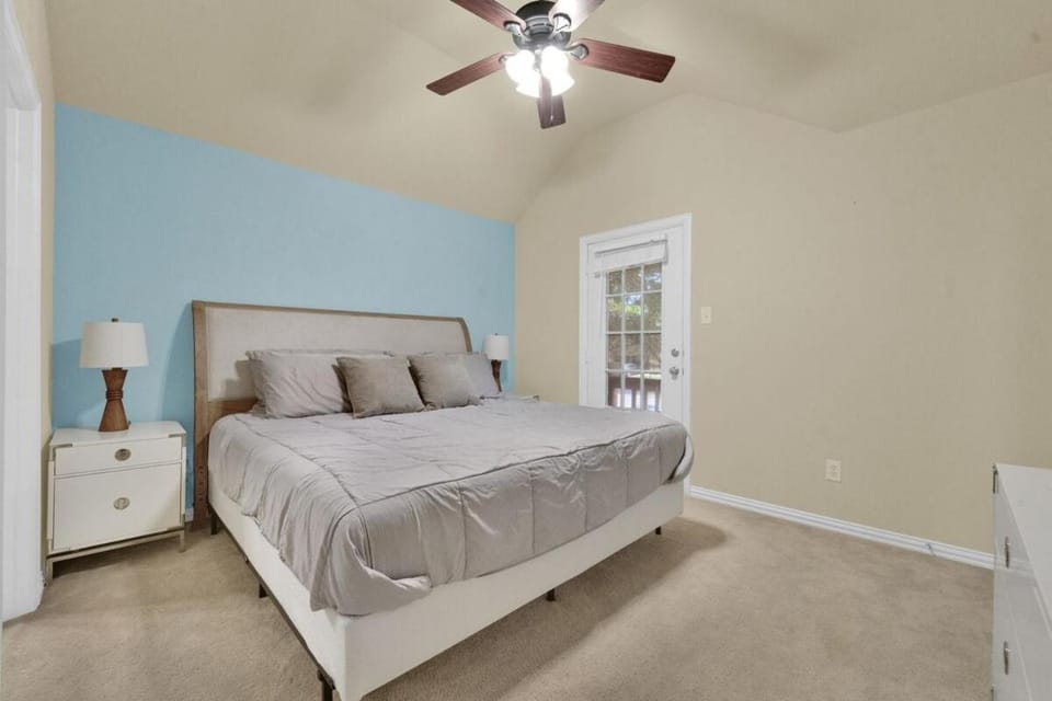 Near FIFA World Cup Dallas Stadium, Golf view home House in Grand Prairie