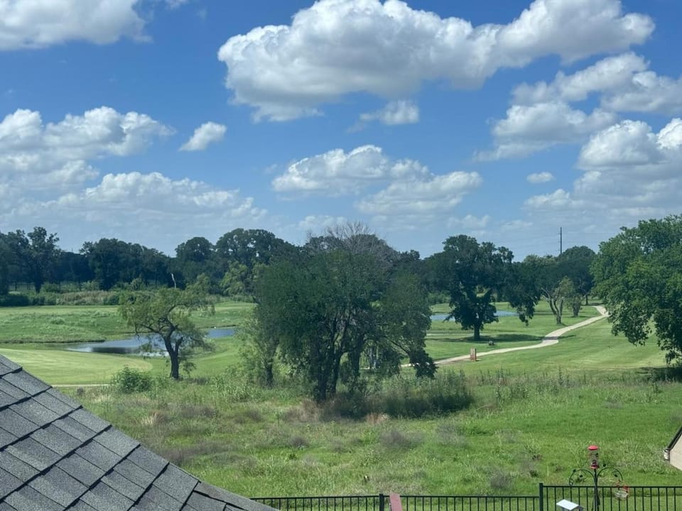 Near FIFA World Cup Dallas Stadium, Golf view home House in Grand Prairie