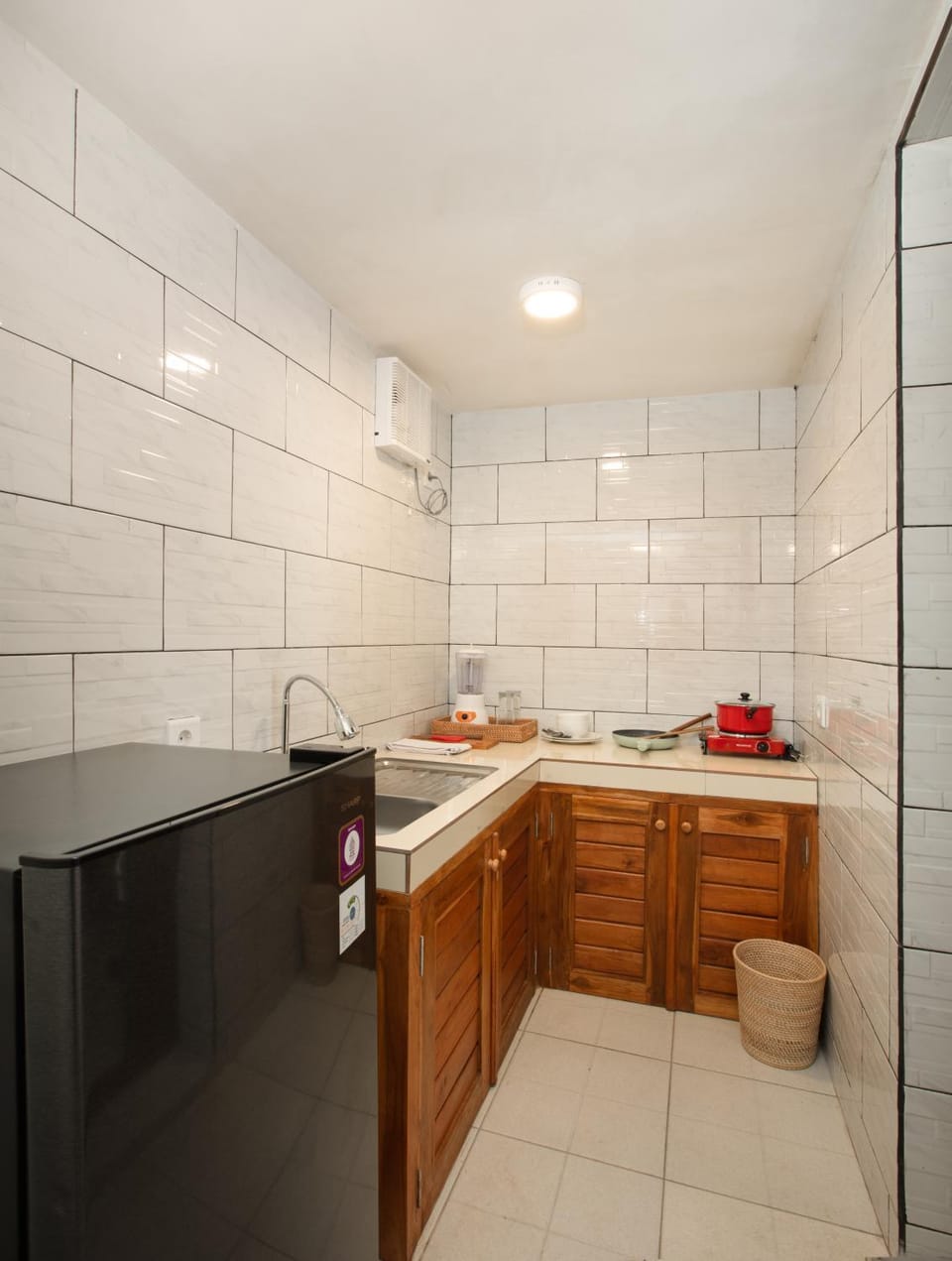Kitchen or kitchenette, kitchen