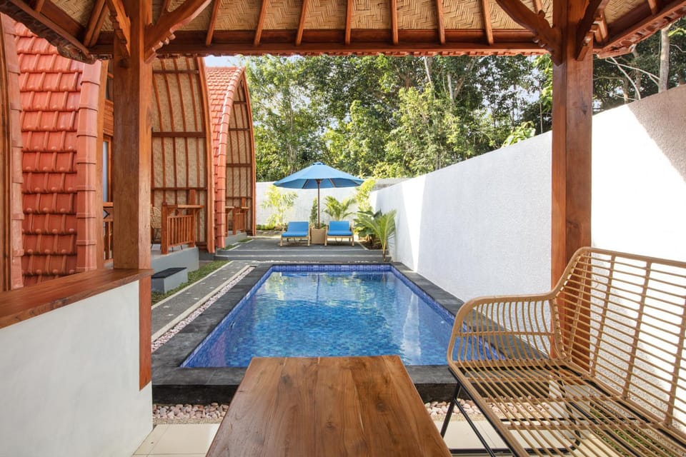 Property building, Swimming pool
