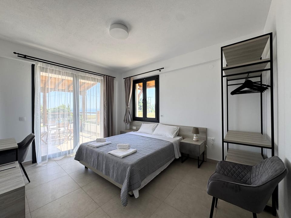 Ammos Casta Beachfront Apartment in Halkidiki